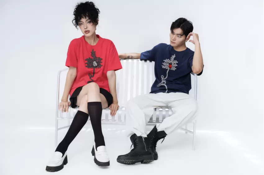 Tặng áo cho người yêu có ý nghĩa gì? Có nên tặng không?