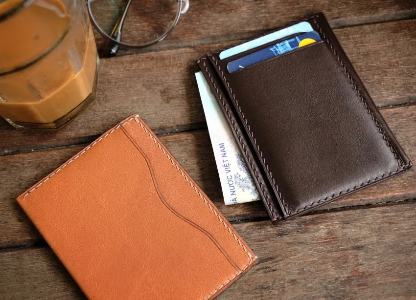 Ví Nam Da Bò Khắc Tên – Da Thảo Mộc Lịch Lãm 