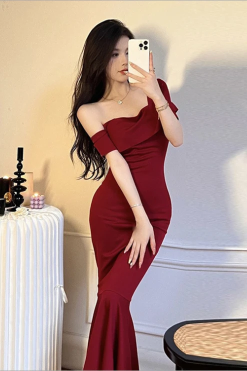 Top 15 shop bán áo trễ vai đẹp, đầm trễ vai dễ thương chất liệu tốt ở TPHCM