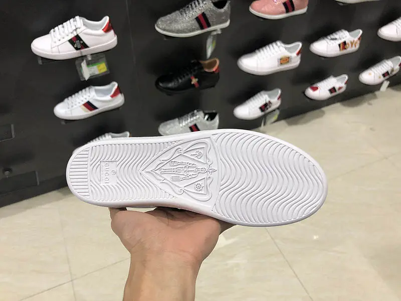 Giày Gucci Ace Embroidered Low-Top Sneaker White